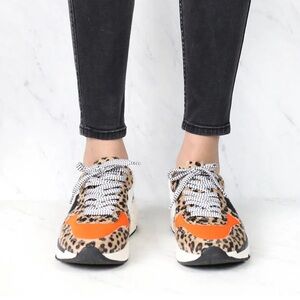 White Raven Willow Cheetah Cowhide Low Top Sneakers 7.5, Animal Print T-14